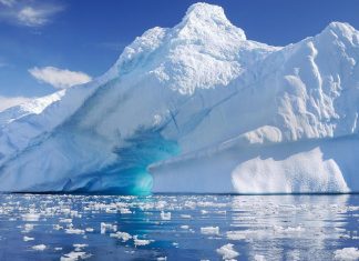 La 1 km sub Antarctica. Oamenii de știință au forat sub stratul gros de gheață timp de 48 de ore