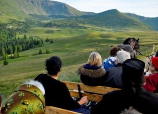 Drumul de 88 km din România unde nimeni nu are voie cu mașină. De ce își “fac cruce” turiștii atunci când îl parcurg