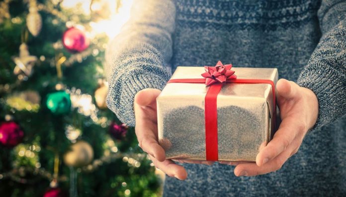 Christmas-Gift-1120x640