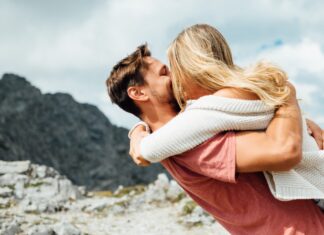 7 Moduri de a atrage pe cineva care te adoră