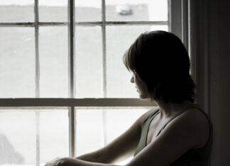 6 motive pentru care oamenii foarte inteligenți nu pot găsi fericirea