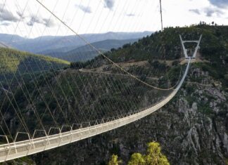 Portugalia a inaugurat cel mai lung pod pietonal suspendat din lume