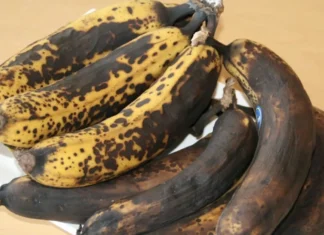Ce se întâmplă cu corpul tău când mănânci două banane supracoapte în fiecare zi