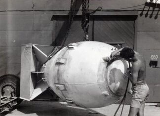 De ce au preferat americanii să arunce 2 bombe nucleare asupra Japoniei în loc să o invadeze?