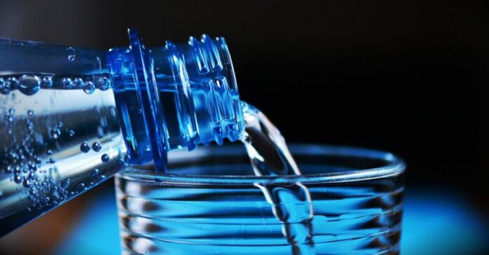 Drinking-Water-On-An-Empty-Stomach-Can-Help-You-Treat-These-9-Conditions-803x420