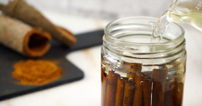 550px-nowatermark-Make-Cinnamon-Oil-Step-6-Version-2