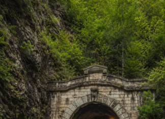 Tunelul Teliu – cel mai lung tunel feroviar din România